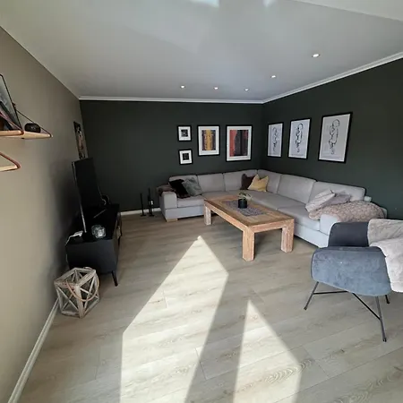 Romslig Familiehus Pa Sorlandskysten Hébergement de vacances Kristiansand