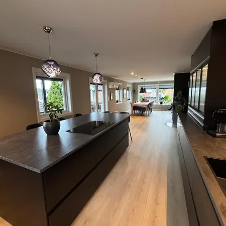 Romslig Familiehus Pa Sorlandskysten Hébergement de vacances Kristiansand