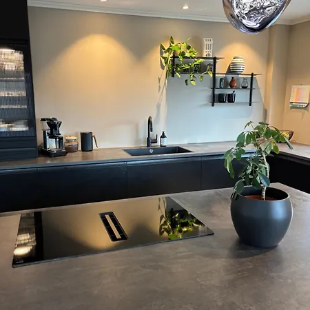 Romslig Familiehus Pa Sorlandskysten