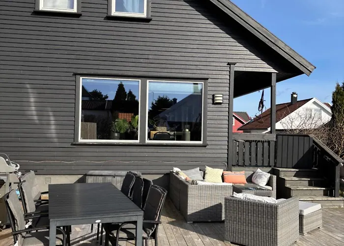 Romslig Familiehus Pa Sorlandskysten Semesterbostad Kristiansand